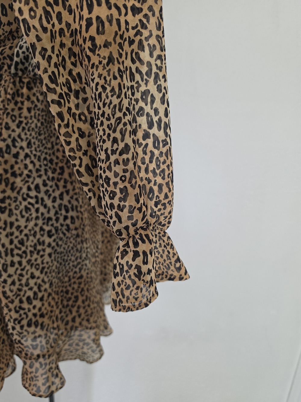 H&M Divided Leopard Print Ruffle Detail Wrap Mini Dress Brown Size O - Picture 7 of 17